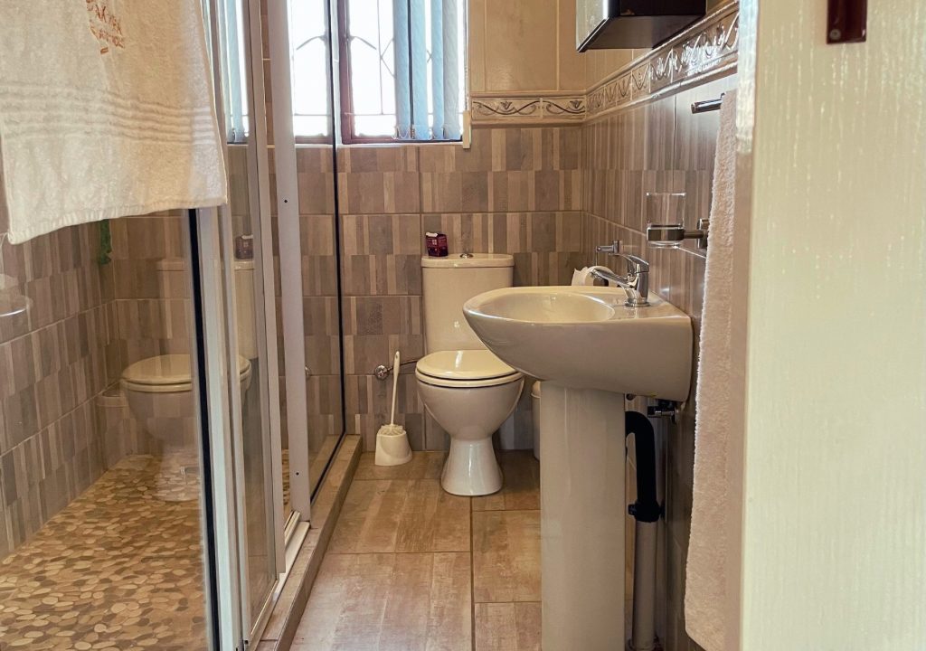 ROOM-1-AKYRA-Bathroom