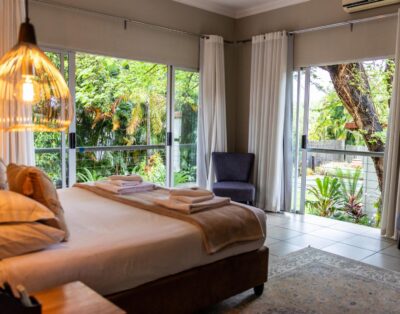 Elegant Lodge- Luxury Room with garden view