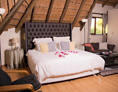 Edison Luxe Guest house [Deluxe Double Room with Balcony ]