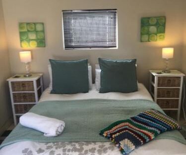 Walmer Heights Guest House -Deluxe King Suite Unit 4