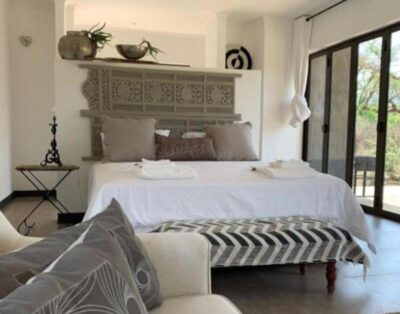 Crocodile Sands River Lodge (Honeymoon Suite)
