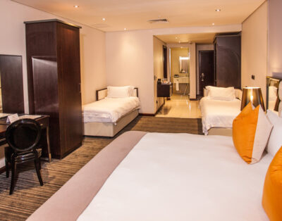 Coastlands Umhlanga Accomodation [FAMILY ROOM WITH BATH AND SHOWER]