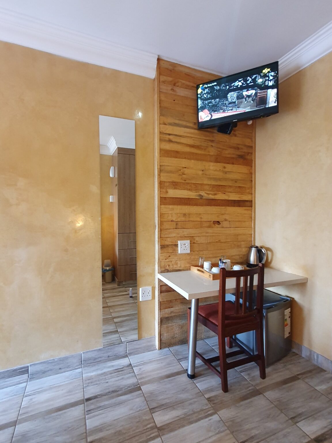Executive-suite-desk-e1614575391882