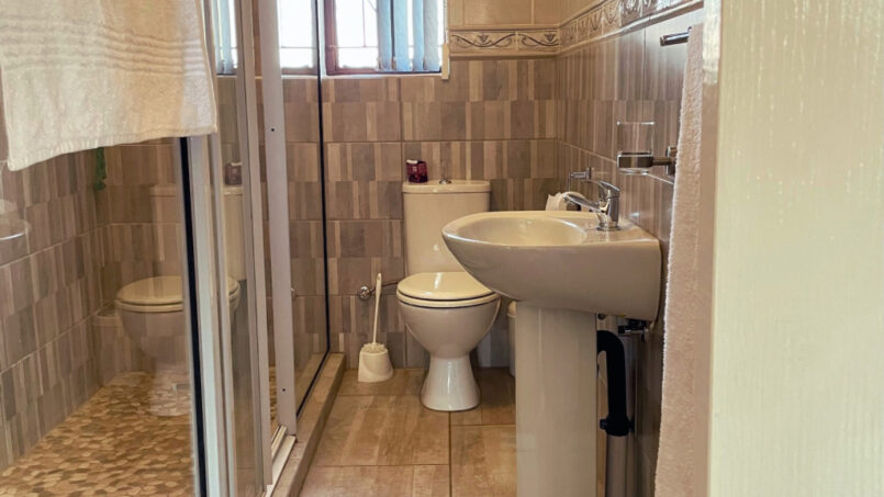 ROOM-1-AKYRA-Bathroom