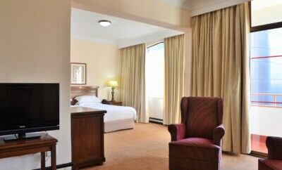 Standard-Deluxe-Room-1-400x284
