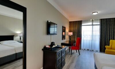 Superior-Room-618-3-400x284