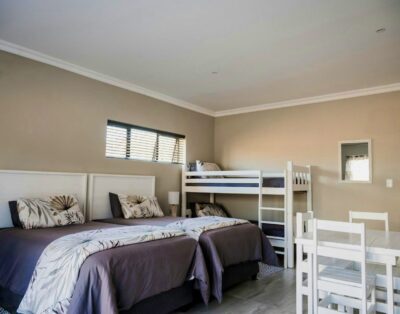 Idiaz beach house [Family Room]