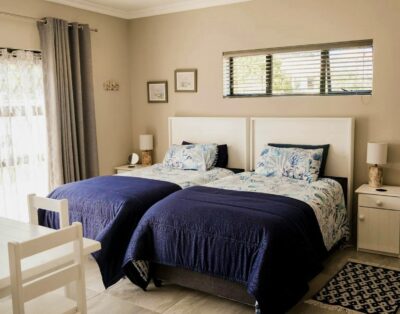 Idiaz Beach House [Twin Room with Shower Only]