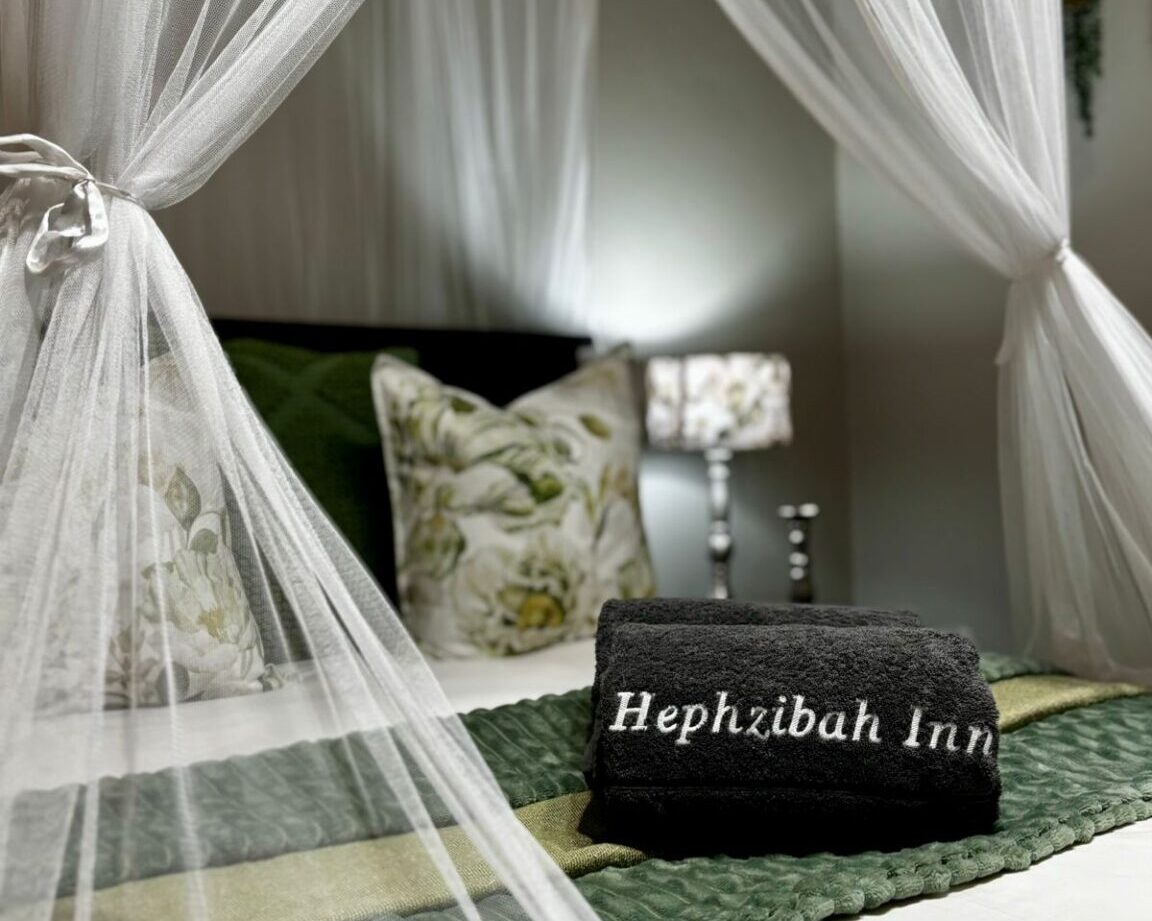 deluxe-room-1152x1536-1-5