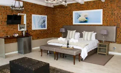 loft-room-image-king-size-bed-front-view