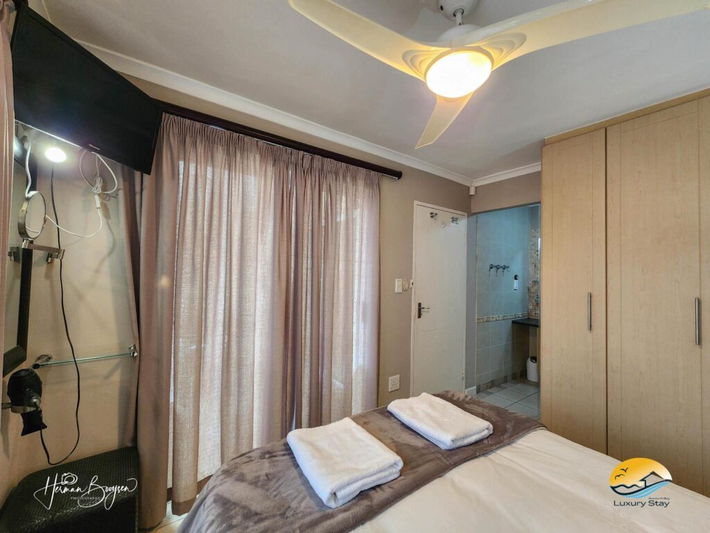 1046155