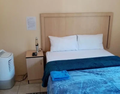 Diplomat Lodge  – Deluxe Queen Room