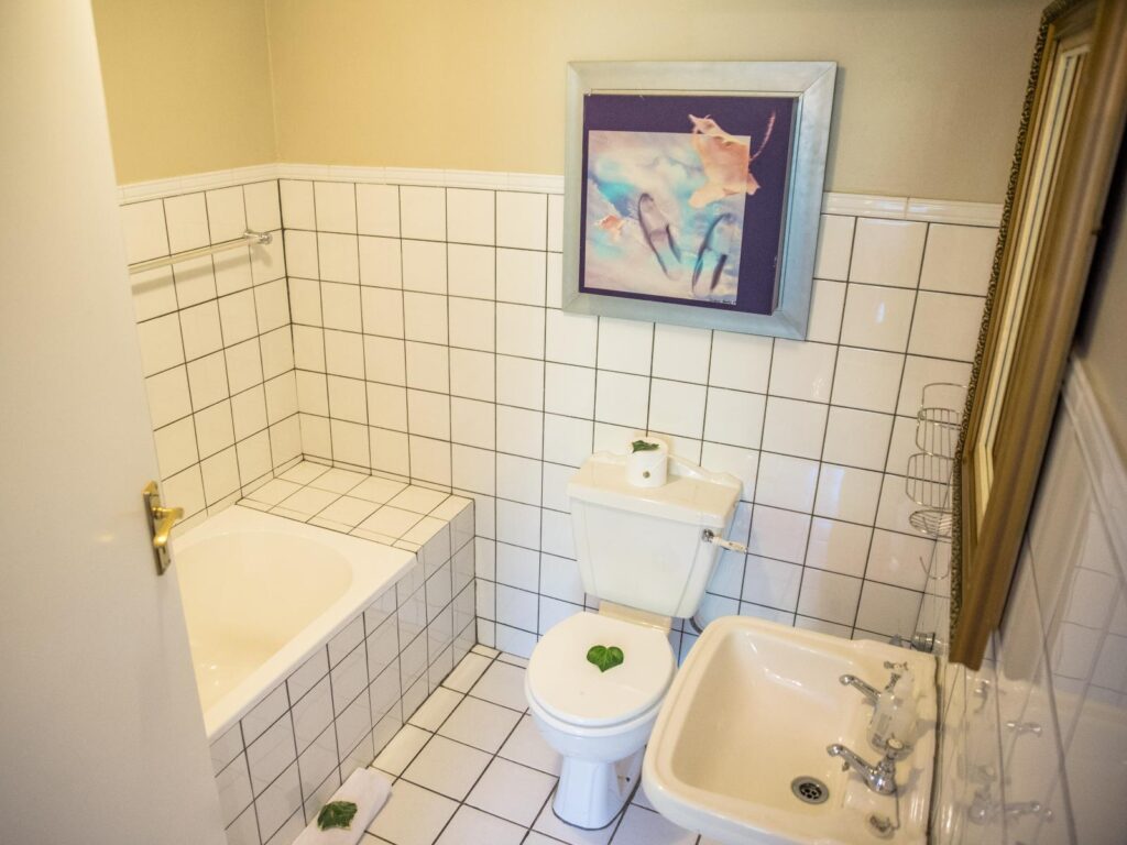 62697