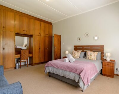 Vredehoek Guest Farm – Yellow Cling