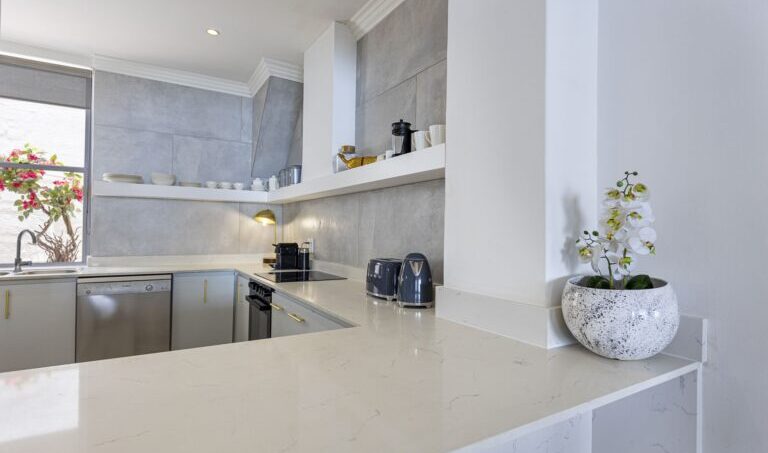 Clifton-Dream-Apartment_14_inPixio-768x512