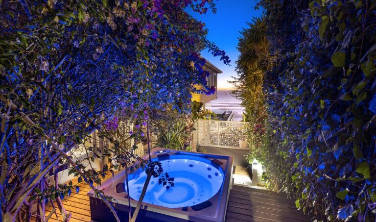Clifton-Resort-Jacuzzi_15-768x512