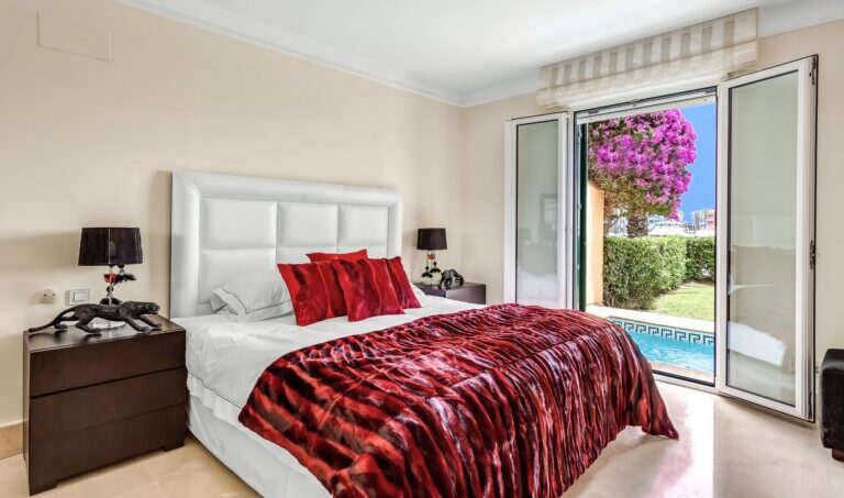 Gurami-7-1st-Bedroom-1_inPixio-768x513