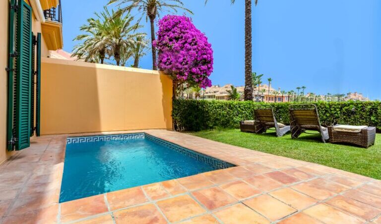 Gurami-7-Garden-Pool-5-768x512