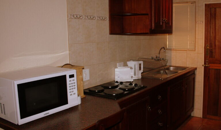 Mtitsi-Kitchen-768x609