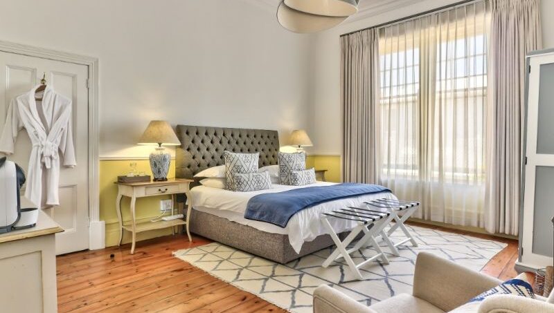 parker-cottage-fitzroy-room-02-800-600-80-c