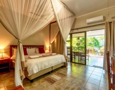 Dzimbahwe Guest Lodge – Deluxe King Suite