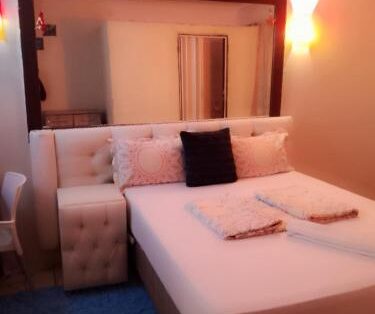 Golden Gate Guest House [ Double Room]