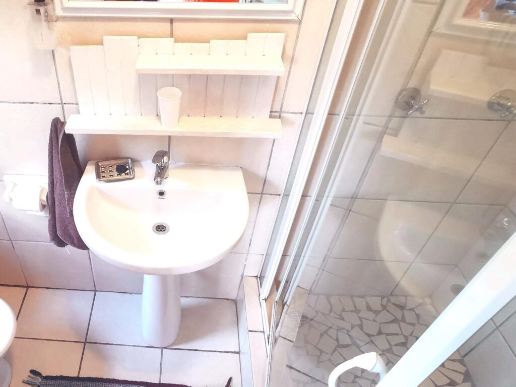 814748