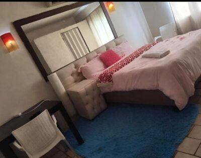 Golden Gate Guest House [Double Room with Shared Bathroom]
