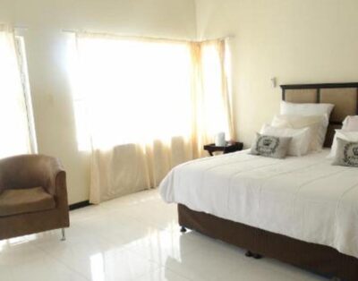 Global Village Guesthouse Eswatini – Luxury King Suite GV2 B&B