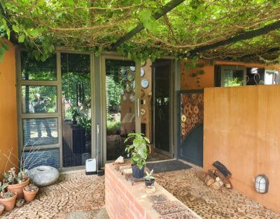 Liedjiesbos B&B and Urban Olive Farm[Cottage in orchard Plum Tree]